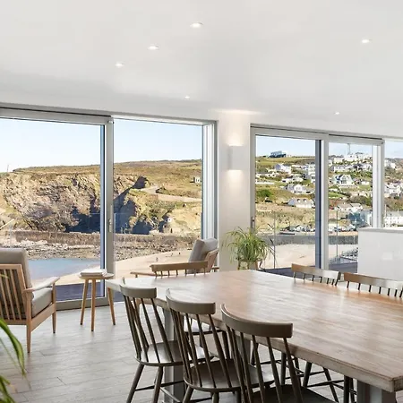 Holiday home Shore Edge *